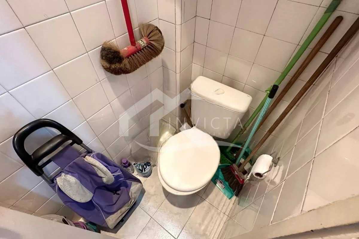 cb7a7444-85f9-40e4-bde6-7c6d8e - 24