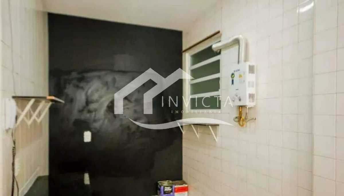 7053_G1750350401 - 24