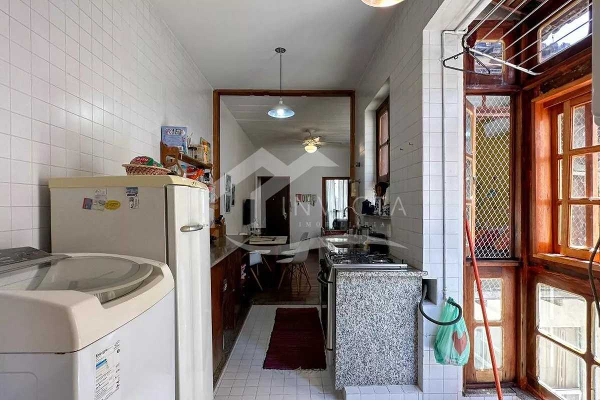 Conheça Cozinha/Área do imóvel - Encantador sala e quarto (c/ suíte) mobiliado em prédio antigo de Ipanema - IPAP10023 - 10 Cozinha/Área - 10