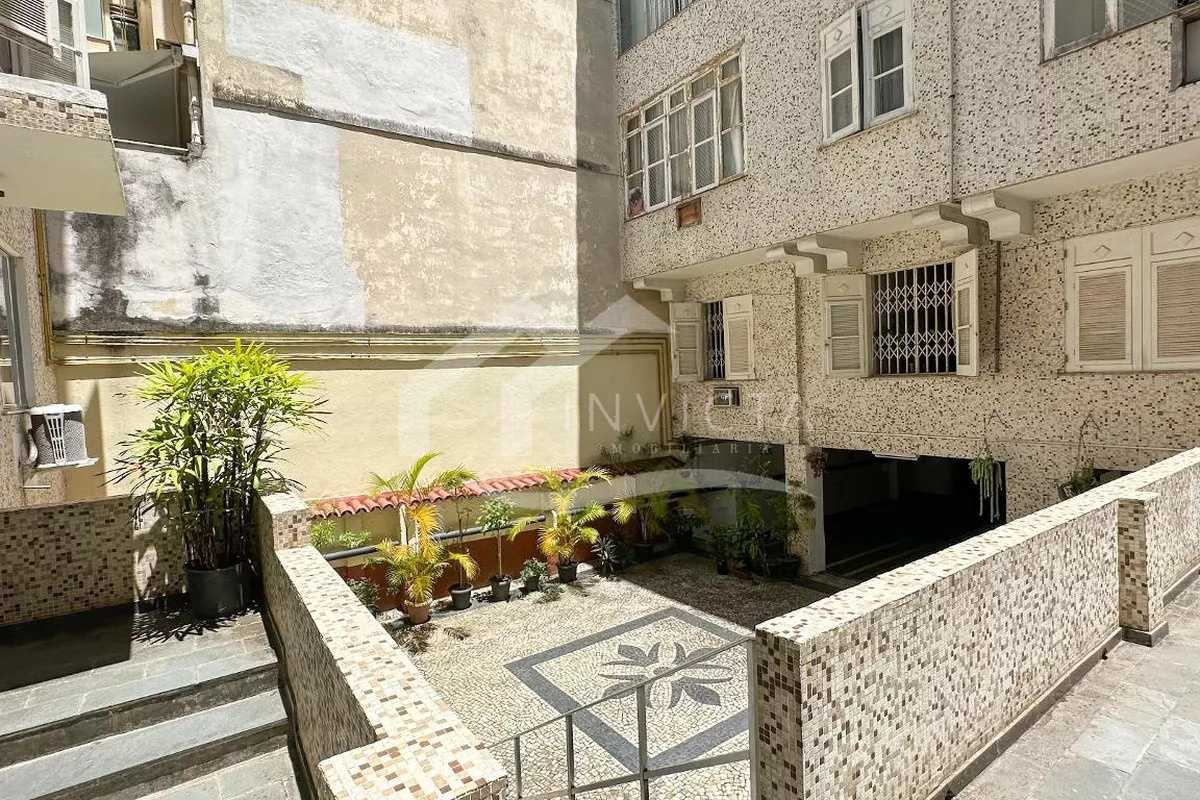 Conheça Pátio do imóvel - Encantador sala e quarto (c/ suíte) mobiliado em prédio antigo de Ipanema - IPAP10023 - 26 Pátio - 26