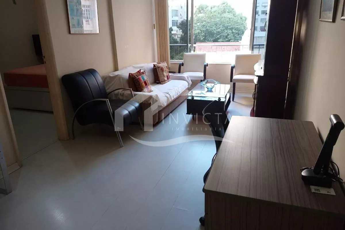 Conheça Sala do imóvel - 2 quartos com vista montanha em rua nobre de Copacabana - FCAP21428 - 5 Sala - 5