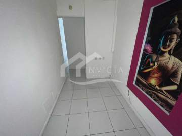 Ótima localização - SALA COMERCIAL REFORMADA, DIVIDIDA EM A AMBIENTES ALÉM DO HALL DE ENTRADA - FCSL00096