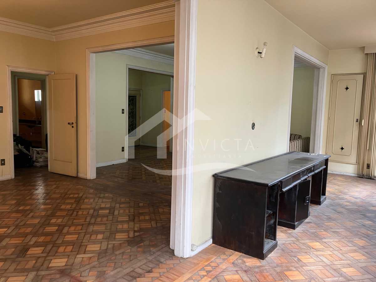 Conheça Sala do imóvel - Apartamento 4 quartos c/ vaga no verdadeiro coração de Copacabana! - IPAP40023 - 9 Sala - 9