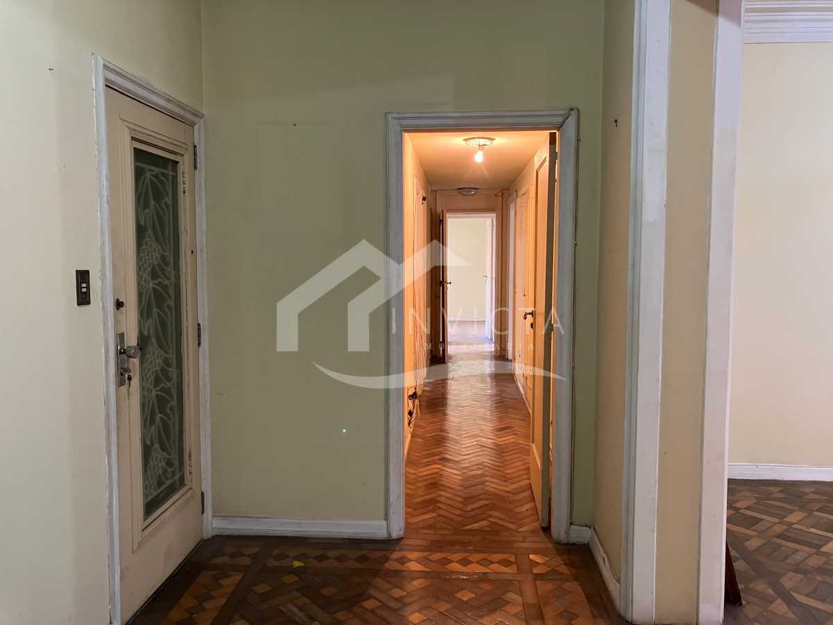 Conheça Hall/corredor íntimo do imóvel - Apartamento 4 quartos c/ vaga no verdadeiro coração de Copacabana! - IPAP40023 - 3 Hall/corredor íntimo - 3
