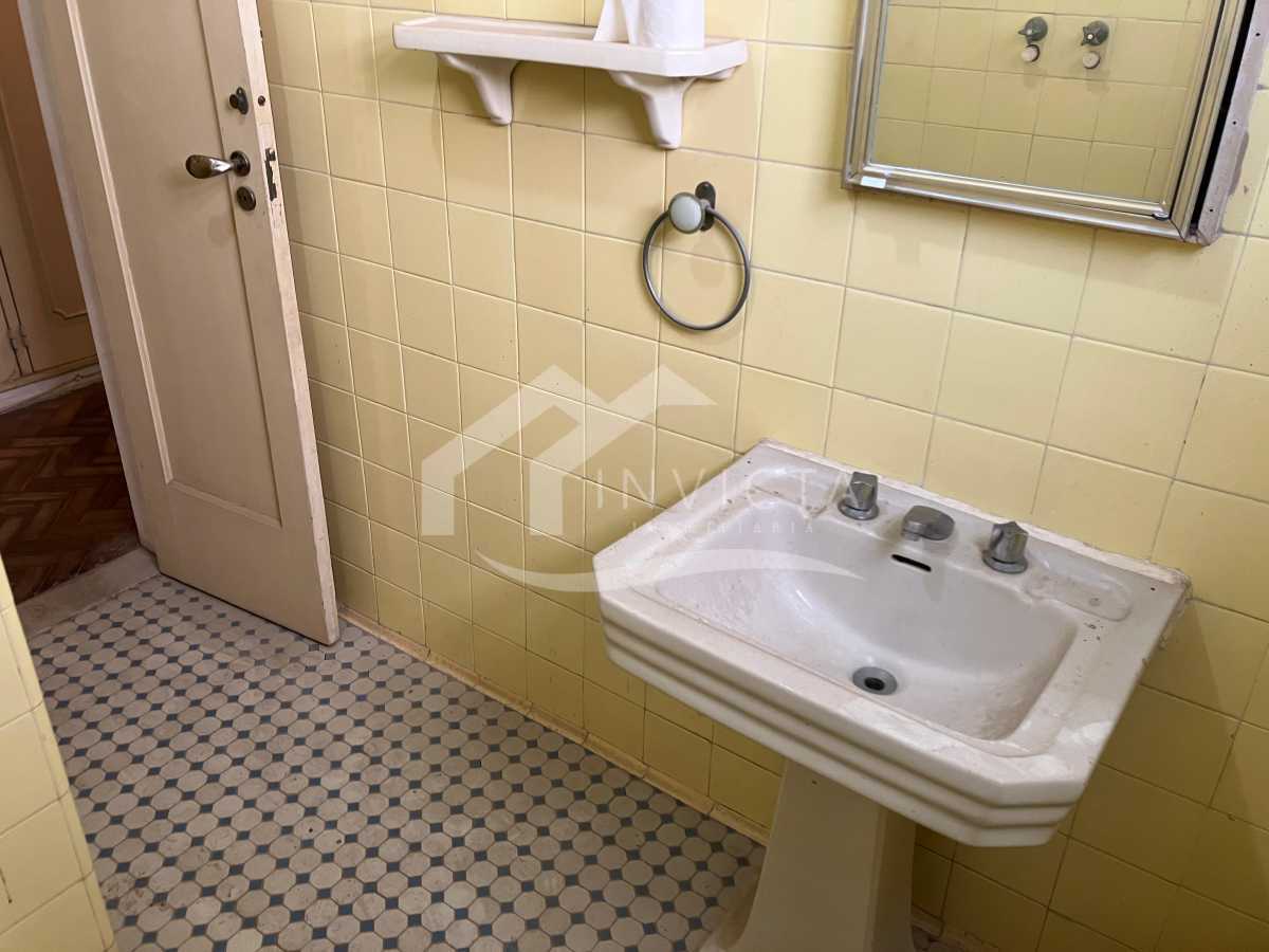 Conheça Banheiro social 1 do imóvel - Apartamento 4 quartos c/ vaga no verdadeiro coração de Copacabana! - IPAP40023 - 24 Banheiro social 1 - 24