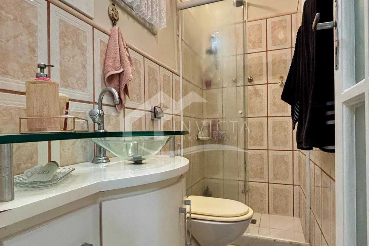 Conheça Banheiro suíte do imóvel - Excelente oportunidade de 3 quartos (1 suíte) c/ vaga em Ipanema! - IPAP30060 - 21 Banheiro suíte - 21