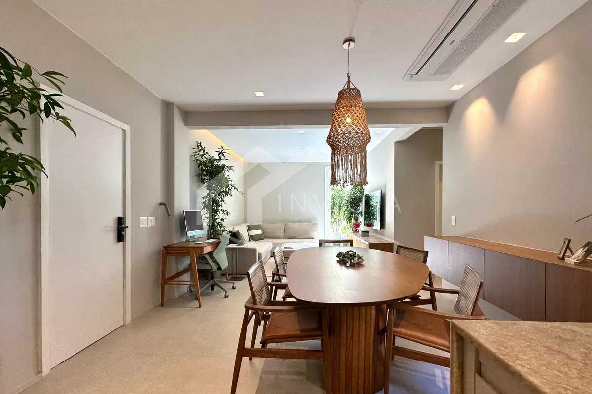 Conheça Sala do imóvel - Fabuloso apartamento 2 quartos (2 suítes) com vaga na escritura em Ipanema! - IPAP30072 - 8 Sala - 8