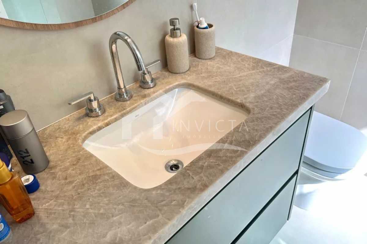 Conheça Banheiro suíte 2 do imóvel - Fabuloso apartamento 2 quartos (2 suítes) com vaga na escritura em Ipanema! - IPAP30072 - 19 Banheiro suíte 2 - 19