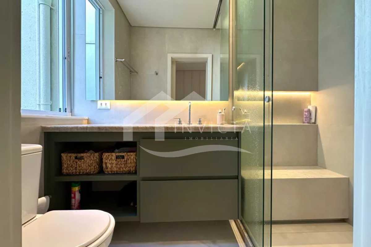 Conheça Banheiro suíte 1 do imóvel - Fabuloso apartamento 2 quartos (2 suítes) com vaga na escritura em Ipanema! - IPAP30072 - 13 Banheiro suíte 1 - 13