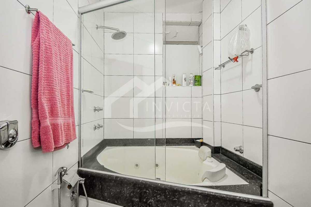 af5677a2f4794fb1b985cb408cf5ef - 18