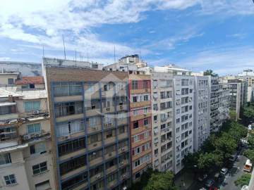 Imperdível - Amplo 2 Quartos com Suíte, Vaga e Localização Privilegiada em Copacabana - RPAP20265