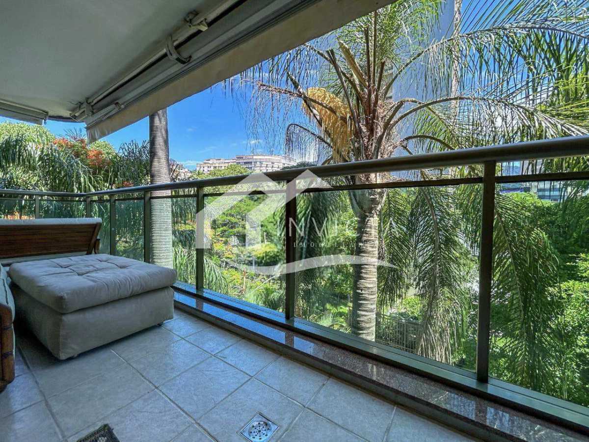 7593_G1755637199 - 3