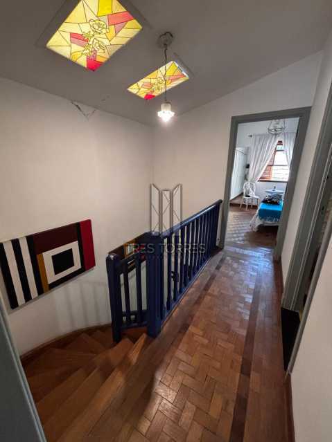ESCADA PARTE DE CIMA - 11