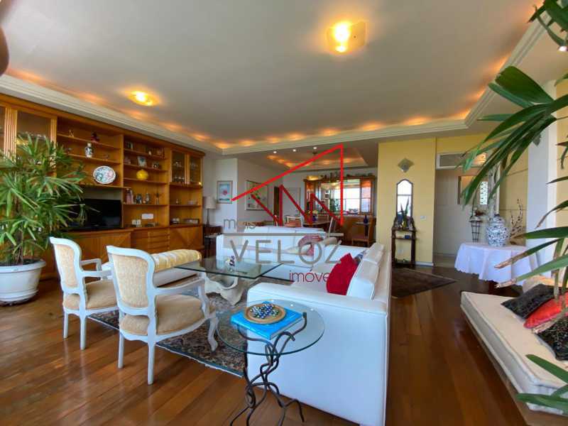 3 suites 7 - 4