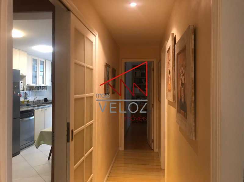 24f37637-c6a9-4c18-a553-78783f - 3