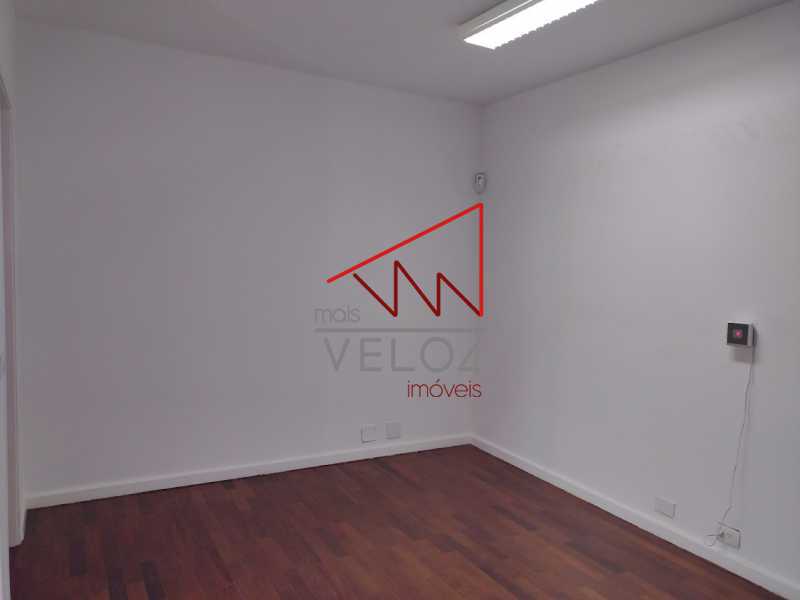 Hall TV - 6