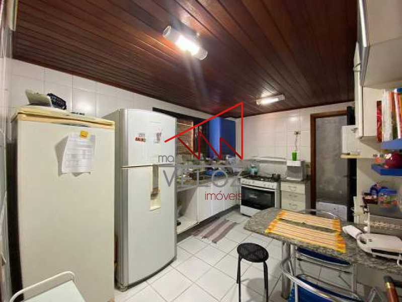 e4fb112a9a1bbdc07ae301d3c22121 - 17