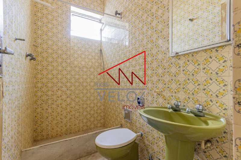 desktop_bathroom00_cleanup 1_1 - 4