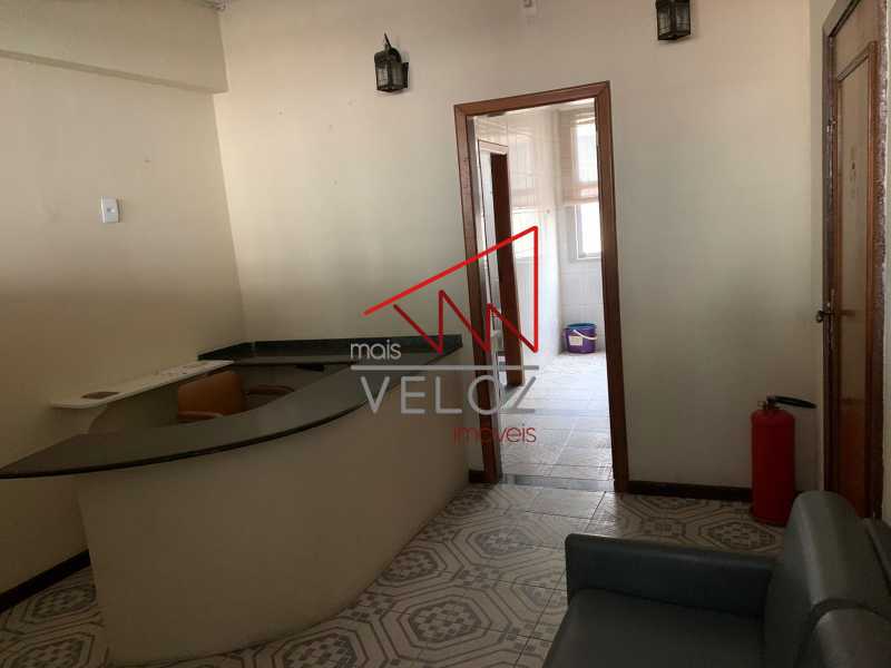 d565a940-a2bd-48fd-897b-c2f167 - 21