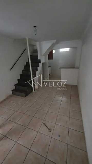 casa-com-2-quartos-a-venda-71m - 3