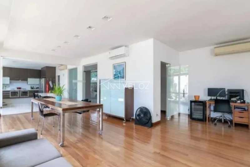 8682b4a4-1d6f-41e0-8828-177850 - 5