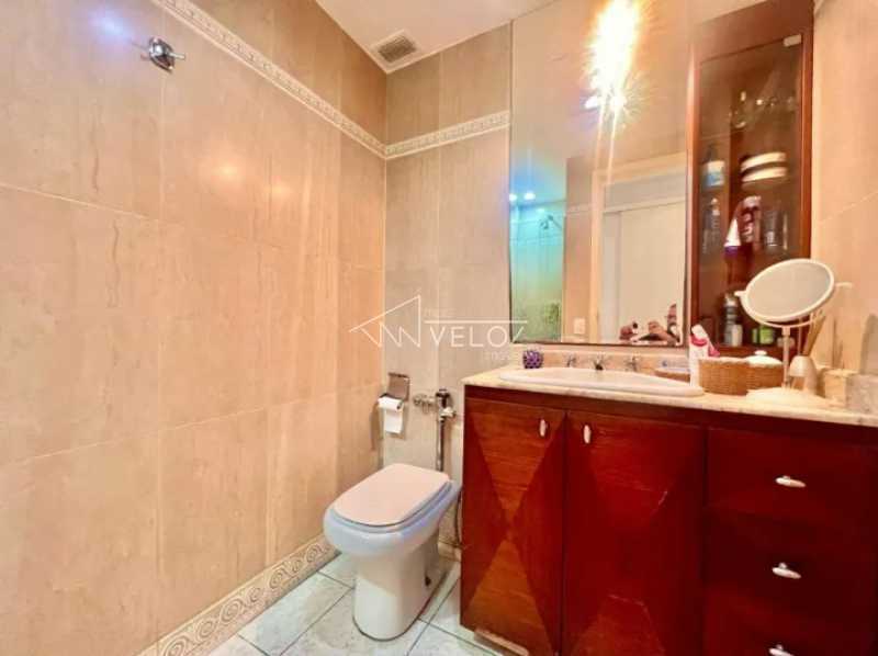 498b1c11-07a7-4e00-8555-84354a - 14