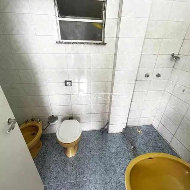 0af1b29a-7053-49d7-9be1-e6cfd8 - 16