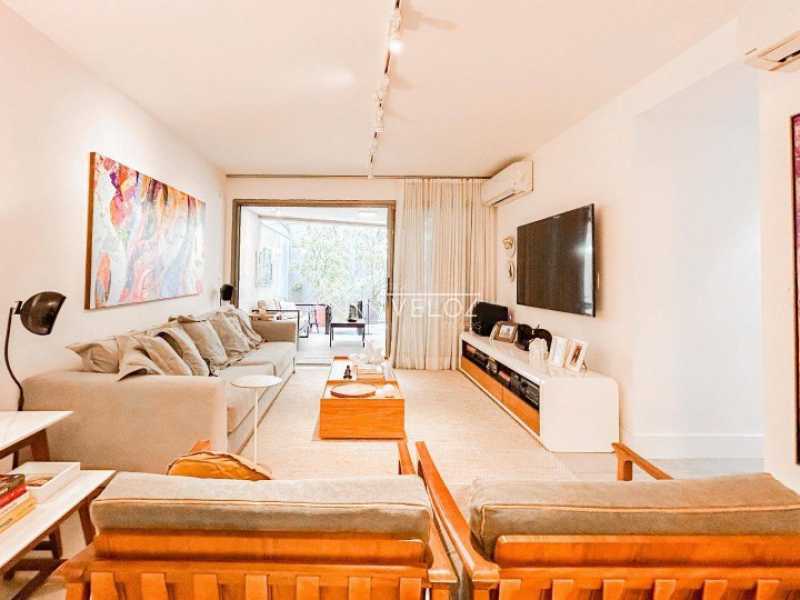 a7fd3765-36d2-48a1-a275-fdbf65 - 2