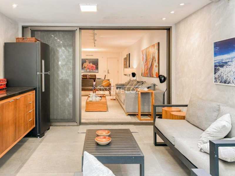 f0aedbd2-7d8d-49fd-a184-396780 - 3