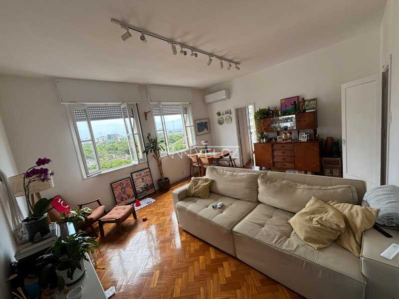 af61122e-4620-4d43-9d4a-f5898b - 7