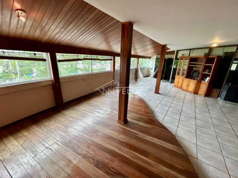 125946_G1766162679 - 1