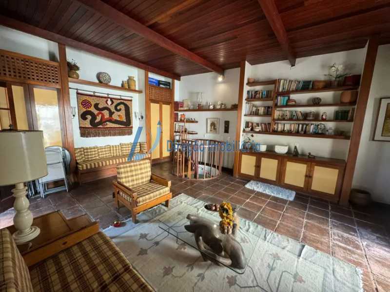 WhatsApp Image 2025-10-02 at 1 - 6