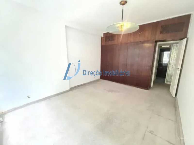 WhatsApp Image 2025-12-05 at 1 - 4