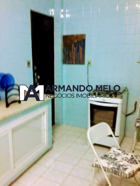 Conheça Cozinha. do imóvel - Apartamento à venda três quartos com dependência em Copacabana, metrô Cantagalo - AMAP30275 - 18 Cozinha. - 18