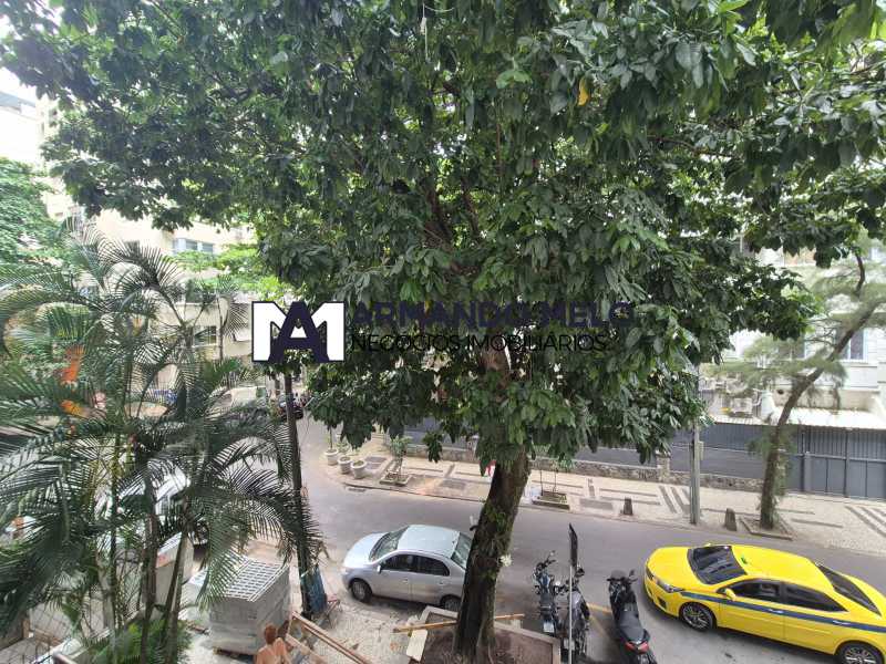 Conheça 03 do imóvel - Apartamento reformado à venda em Copacabana, três quartos, sendo um suite, rua transversal. Posto 4 - AMAP30301 - 3 03 - 3