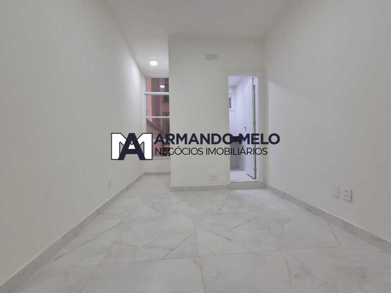Conheça 11 do imóvel - Apartamento reformado à venda em Copacabana, três quartos, sendo um suite, rua transversal. Posto 4 - AMAP30301 - 11 11 - 11