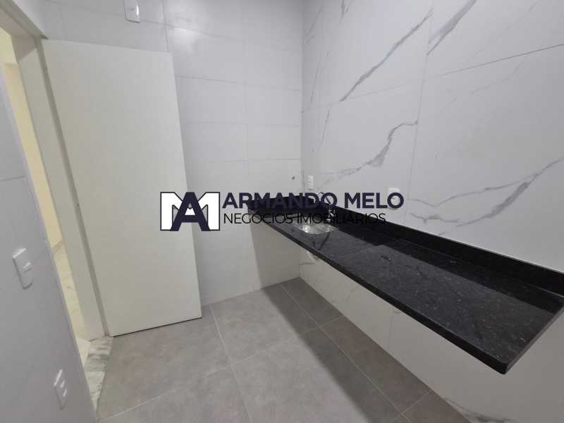 Conheça 15 do imóvel - Apartamento reformado à venda em Copacabana, três quartos, sendo um suite, rua transversal. Posto 4 - AMAP30301 - 15 15 - 15