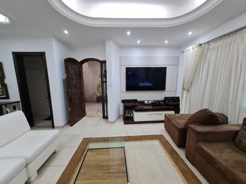 Conheça 20230929_173654 do imóvel - Vende sobrado em excelente localização no bairro Cerâmica em São Caetano do Sul, com três suítes e vaga para quatro carros, amplo salão de festas e churrasqueira com linda vista do bairro. - GJEK226 - 3 20230929_173654 - 3