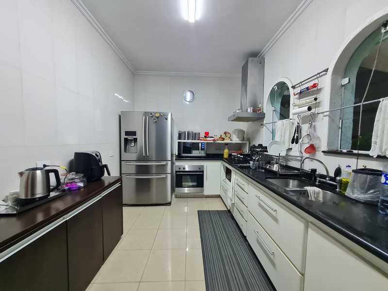 Conheça 20230929_173743 do imóvel - Vende sobrado em excelente localização no bairro Cerâmica em São Caetano do Sul, com três suítes e vaga para quatro carros, amplo salão de festas e churrasqueira com linda vista do bairro. - GJEK226 - 7 20230929_173743 - 7