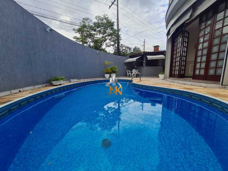 Conheça Picsart_22-09-13_08-50-37-549 do imóvel - Vende lindo sobrado no bairro Jardim São Caetano em São Caetano do Sul com 349m2 de área construída, 04 suítes, 01 antessala, piscina, churrasqueira, 04 vagas na garagem. - GJEL287 - 29 Picsart_22-09-13_08-50-37-549 - 29
