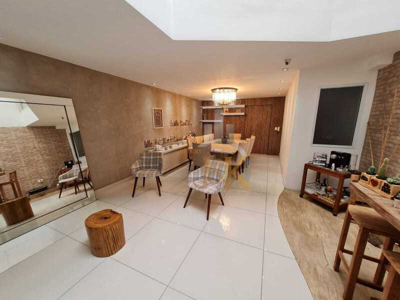 Conheça IMG-20221025-WA0094 do imóvel - Vende lindo sobrado em excelente localização no bairro Osvaldo Cruz, no município de São Caetano do Sul com 472m2 - GJEK299 - 8 IMG-20221025-WA0094 - 8