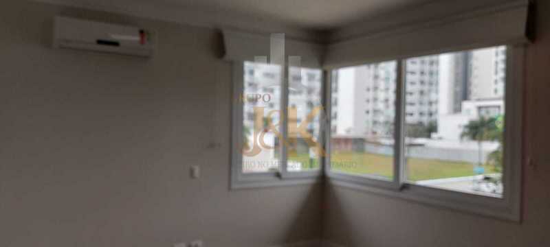 Conheça IMG-20221026-WA0080 do imóvel - Vende lindo sobrado no condomínio fechado de alto padrão do Espaço Cerâmica, local mais valorizado de São Caetano do Sul! O imóvel possui 480m2, 04 suítes, piscina e espaço gourmet com churrasqueira - ROJMK103 - 7 IMG-20221026-WA0080 - 7