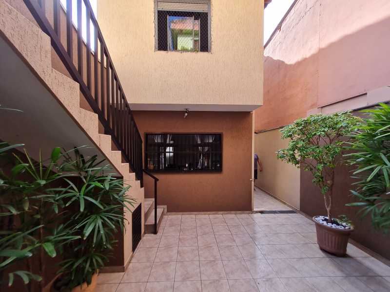 Conheça 20240228_084313-min do imóvel - Oportunidade! Vende ótimo sobrado com três suítes, cinco vagas de garagem e quintal com churrasqueira no bairro Santa Maria em São Caetano do Sul - GJEK324 - 20 20240228_084313-min - 20