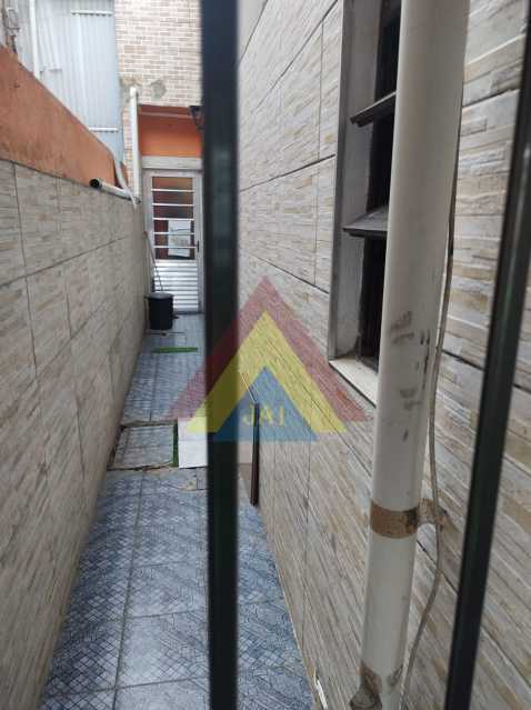 Conheça CORREDOR LATERAL do imóvel - Casa à venda Rua Antônio Celestino de Deus, Jardim Saint Moritz, Taboão da Serra - R$ 350.000 - BTCA30009 - 21 CORREDOR LATERAL - 21