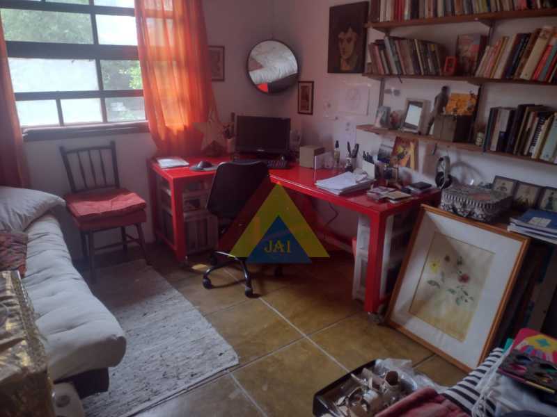 ESCRITÓRIO - 28