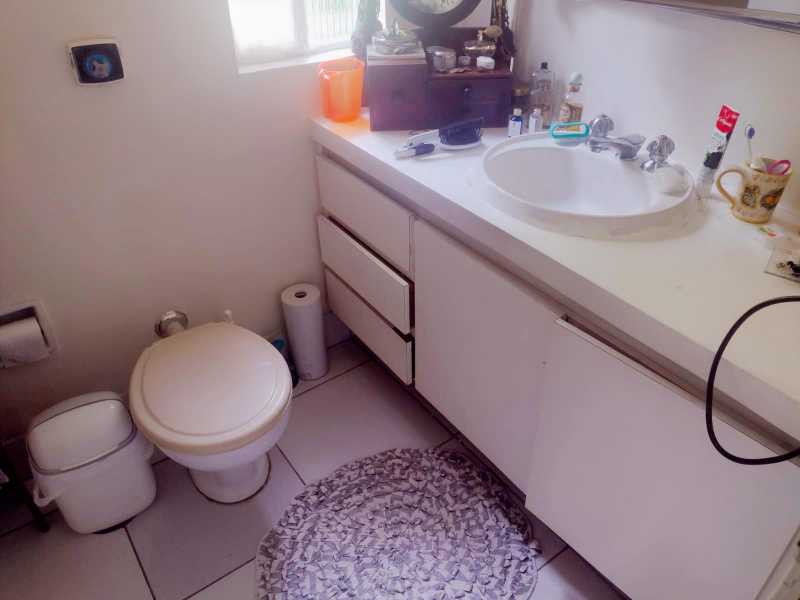 OPORTUNIDADE ÚNICA - Casa em Condomínio para venda e aluguel Rua das Camélias, Chácara Vale do Rio Cotia, Carapicuíba - R$ 1.750.000 - BTCN40003