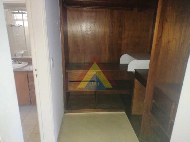 CLOSET - 19