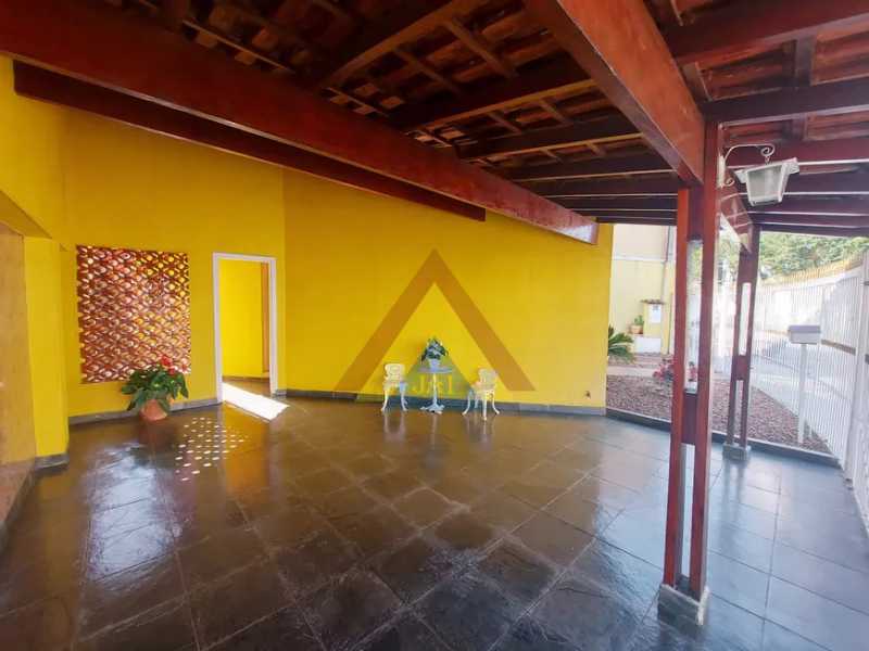 Conheça GARAGEM do imóvel - Casa à venda Rua Engenheiro Wilson Houk, Jardim da Glória, Taboão da Serra - R$ 798.000 - BTCA20004 - 20 GARAGEM - 20