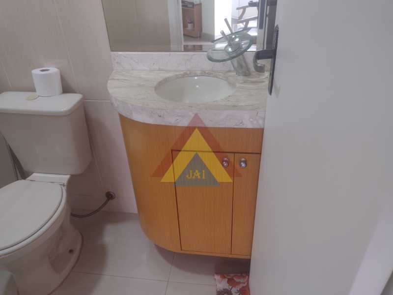 Conheça BANHEIRO PISO SUPERIOR do imóvel - Cobertura à venda Estrada São Francisco, Parque Taboão, Taboão da Serra - R$ 860.000 - BTCO30009 - 36 BANHEIRO PISO SUPERIOR - 36