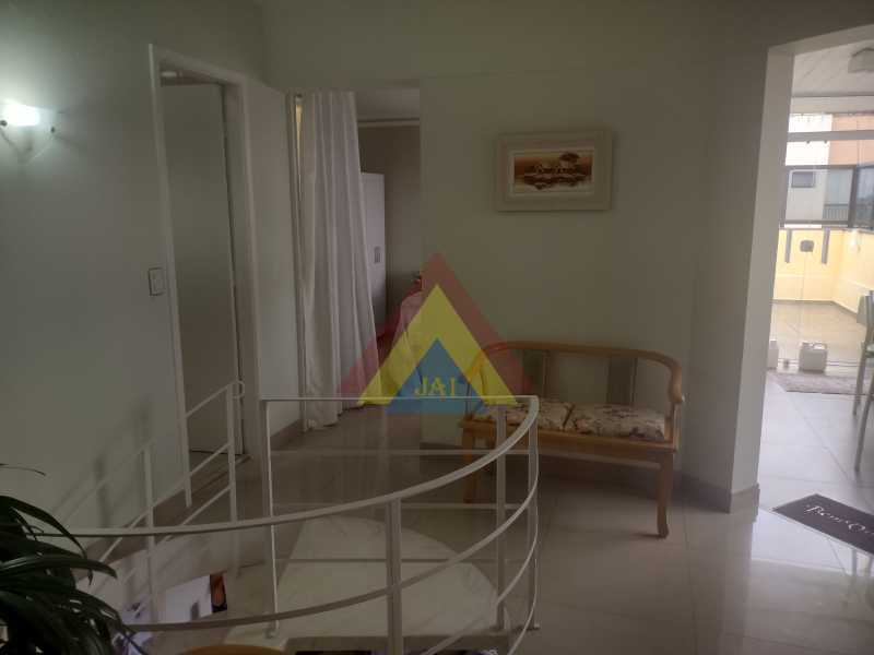 Conheça SALA PISO SUPERIOR do imóvel - Cobertura à venda Estrada São Francisco, Parque Taboão, Taboão da Serra - R$ 860.000 - BTCO30009 - 12 SALA PISO SUPERIOR - 12